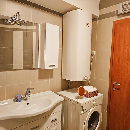 Mirna, 2-bedroom Apartment, Overlooking The Makarská