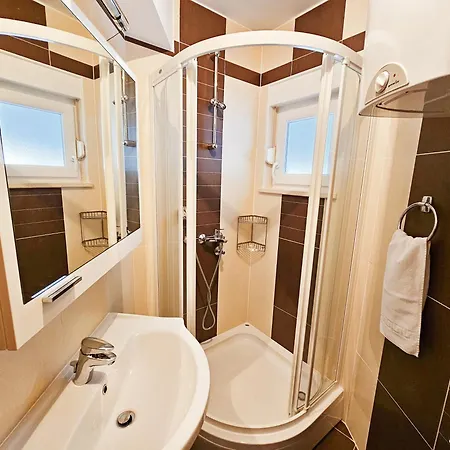 Mirna, 2-bedroom Apartment, Overlooking The Apartmán Makarská