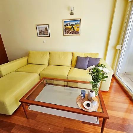 Apartment Mirna, 2-bedroom Apartment, Overlooking The Makarska