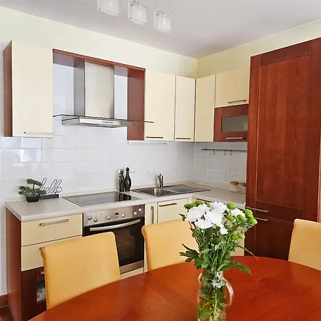 Apartment Mirna, 2-bedroom Apartment, Overlooking The