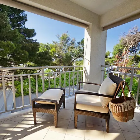 Mirna, 2-bedroom Apartment, Overlooking The Appartement Makarska